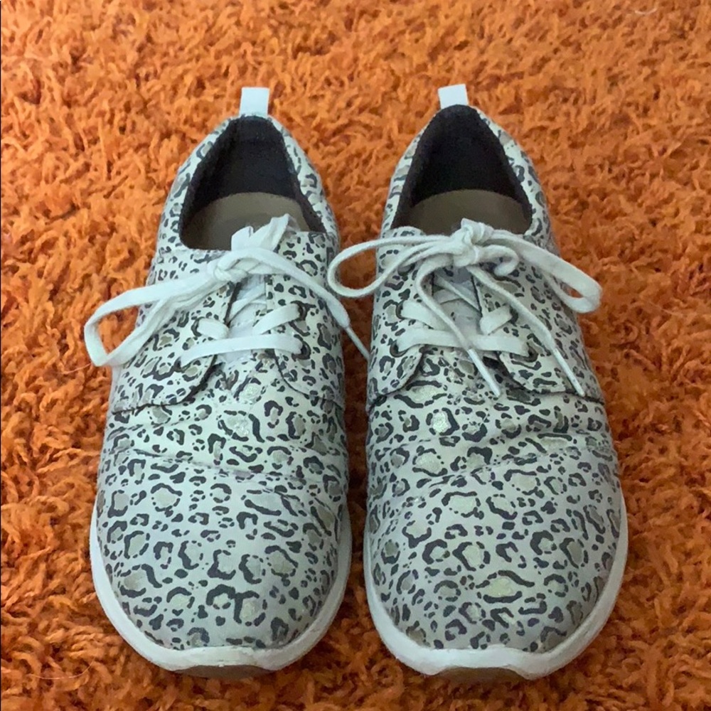 TOMS cheetah print shoes for women size 7.5